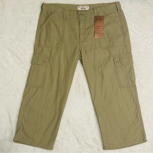 NEW Levi Strauss Womens Cargo Capri Desert Khaki Pants Size 16 Misses